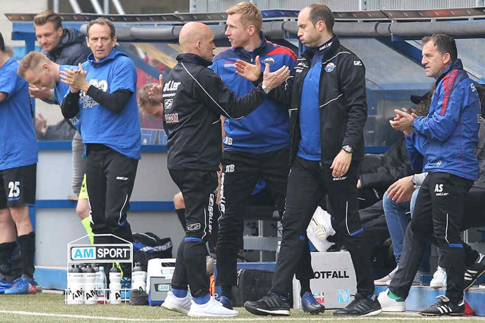 SCP-Trainer Stefan Emmerling und sein Co, Daniel Scherning, können sich über drei Punkte freuen.