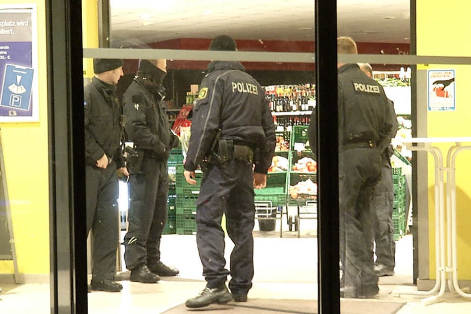 Die Polizei hat die Ermittlungen zum Überfall aufgenommen.