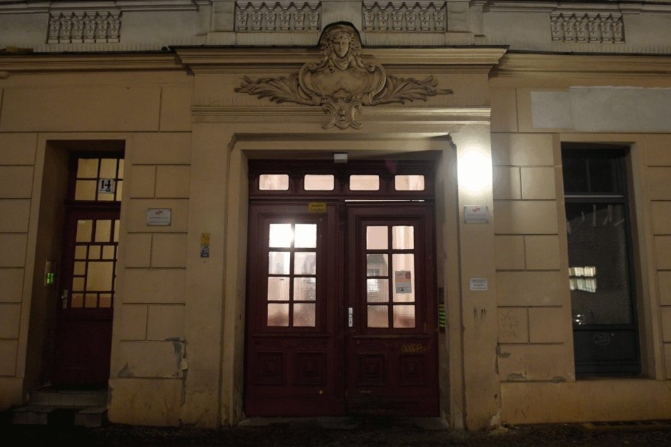 Der Hauseingang zu den Räumen des Moschee-Vereins «Fussilet 33» in der Perleberger Straße in Berlin-Moabit