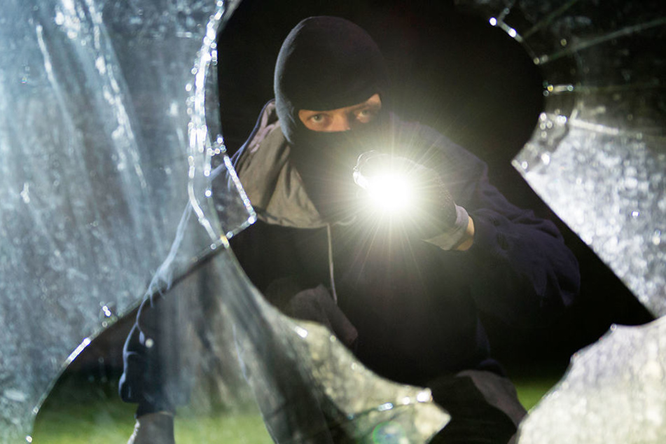 Was genau die Täter mitgehen ließen, ist noch unklar. (Symbolbild)