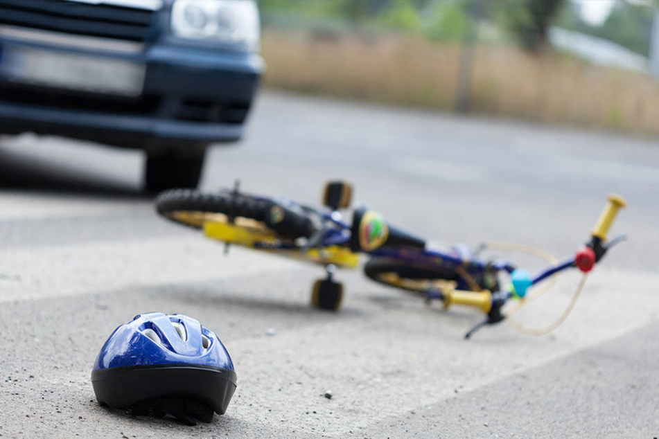 Der Fahrer ergriff zu Fuß die Flucht. (Symbolbild)