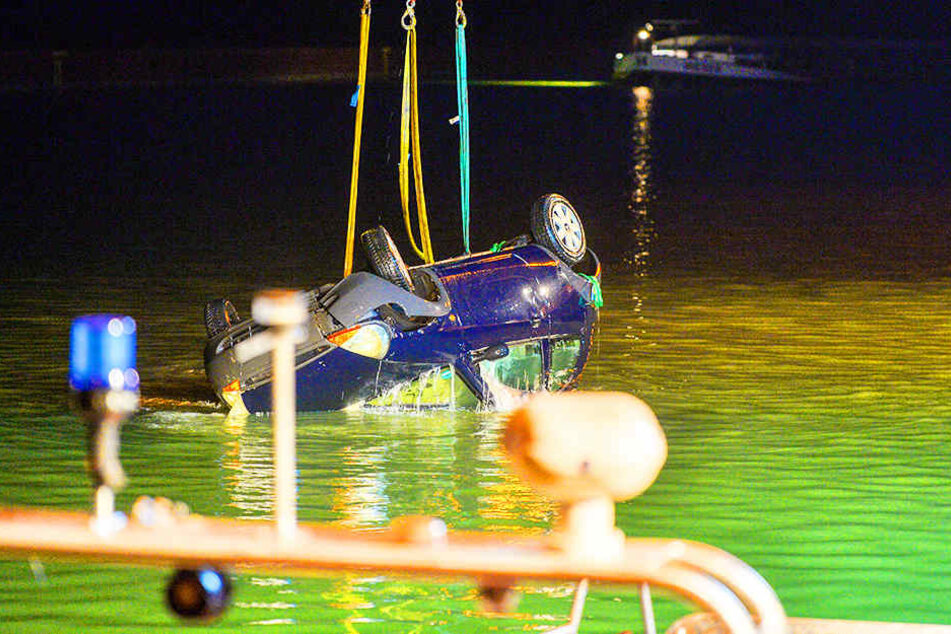 Das Auto landete im Dortmund-Ems-Kanal in Ibbenbüren.