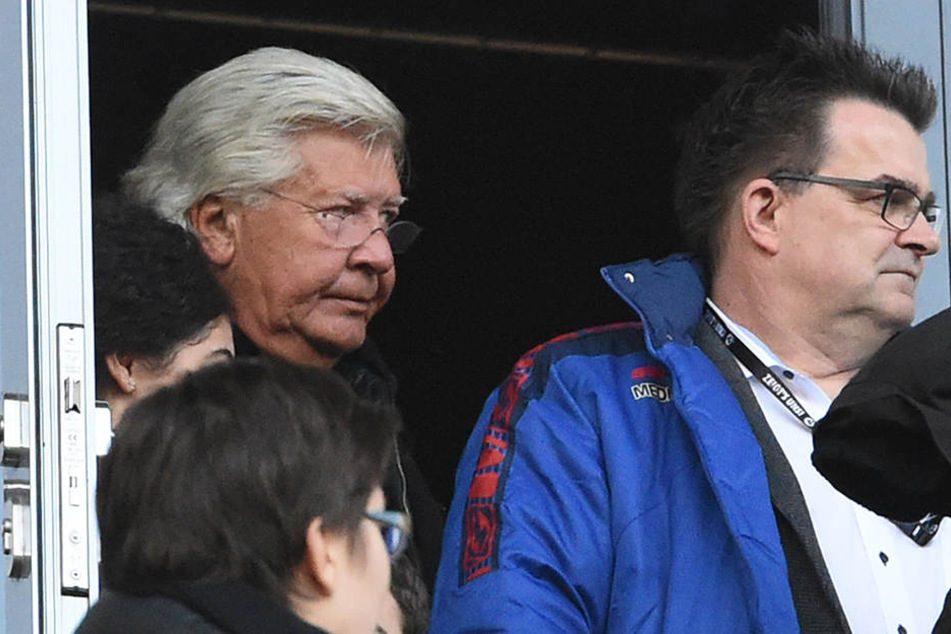 Ex-Präsident Wilfried Finke (li.) und sein Nachfolger Martin Hornberger hatten in der ersten Halbzeit keinen Spaß am Spiel.