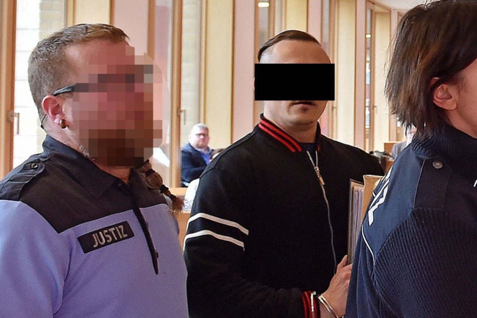 Andre K. (34) benahm sich noch im Prozess wie ein Flegel gegenüber seiner
Familie.