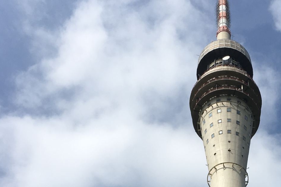 Der 1969 erbaute Dresdner Fernsehturm ist 252 Meter hoch und seit Juni 1991 für Besucher geschlossen.