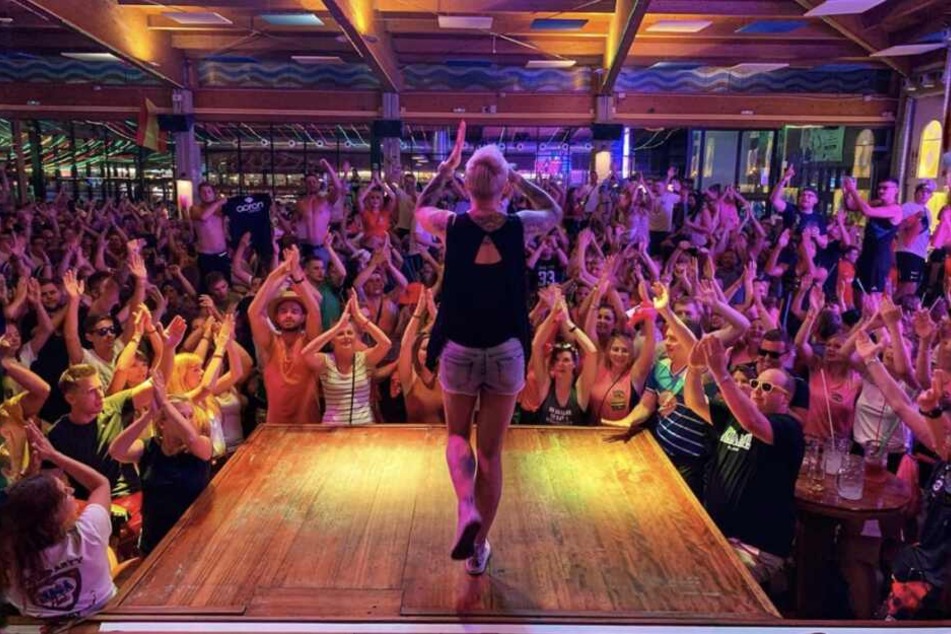 Sechs Tage nach dem Kaiserschnitt wird die Entertainerin wieder auf der Bühne stehen.