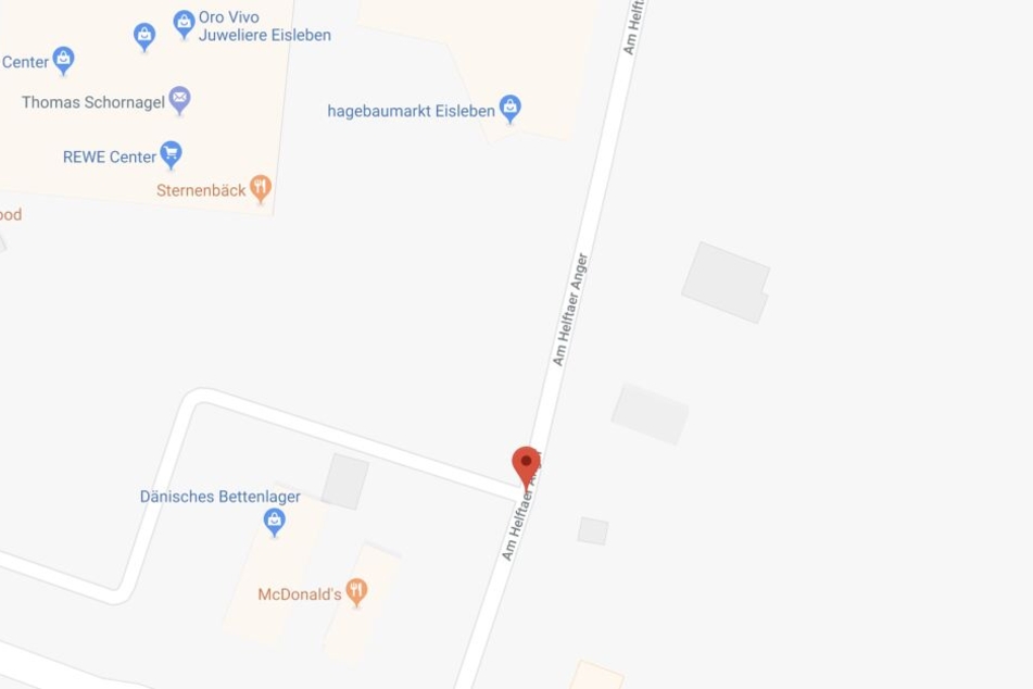Zuerst rammte die 46-Jährige mit ihrem Toyota auf der Straße Am Halftaer Anger einen geparkten Opel, wurde dann mit 3,8 Promille zu Hause angetroffen.
