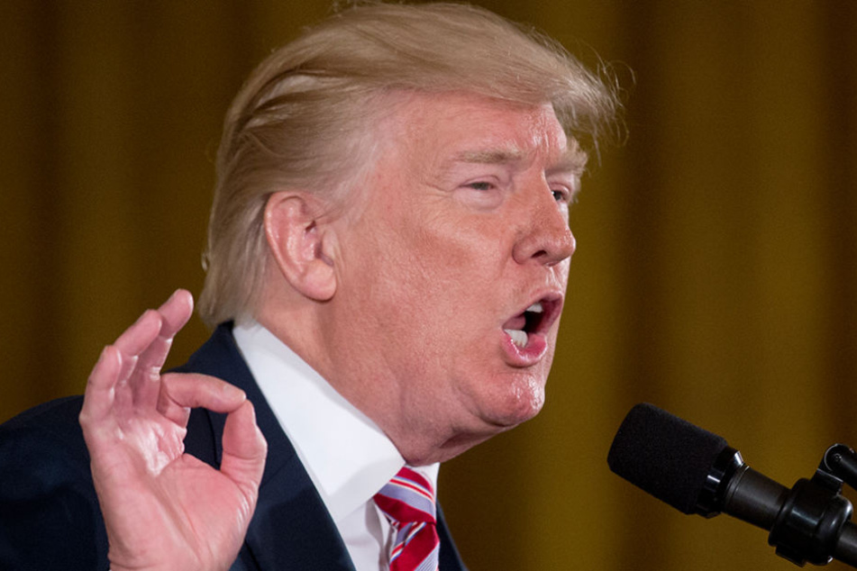 Hat er oder hat er nicht? Donald Trump soll versucht haben, Einfluss auf FBI-Untersuchungen zu nehmen.