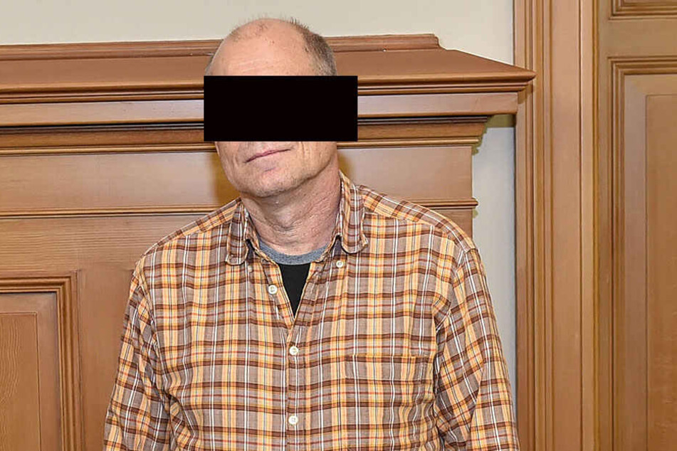 Abriss-Experte Uwe H. (55) beteuert, sich völlig legal verhalten zu haben.