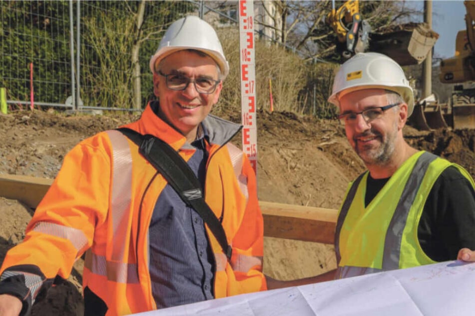Seit Jahren glücklich im Job als DVB-Bauingenieure: Torsten Zingel (li.) und Steffen Lehmann.