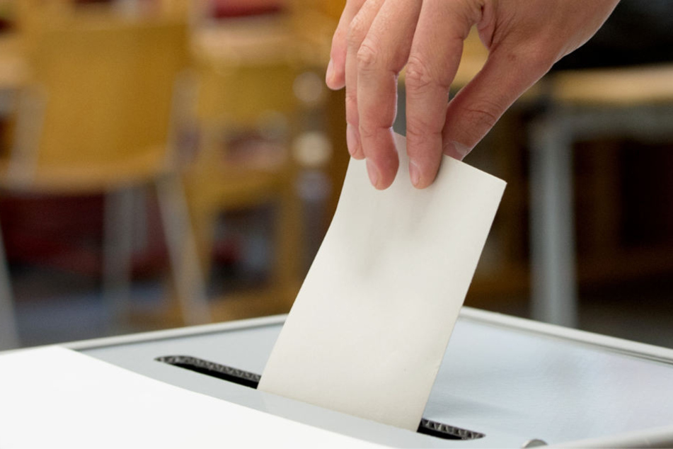 In der Gemeinde Hirzenhain darf vorerst kein neuer Bürgermeister gewählt werden (Symbolbild).