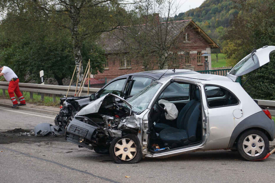 Mit ihrem Ford geriet eine 46 Jahre alte Frau am Freitag nahe Bad Überkingen (Kreis Göppingen) in den Gegenverkehr.
