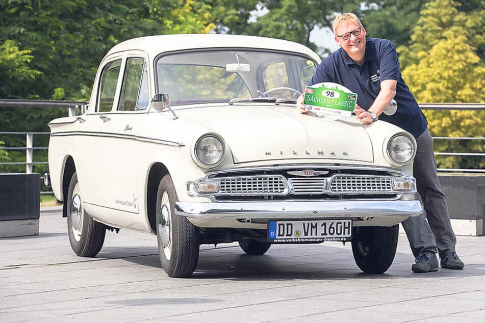 Der Direktor des Dresdner Verkehrsmuseums, Joachim Breuninger (48), fährt in
einem Hillman Minx Bj. 1960 bei der Sachsen Classic mit.