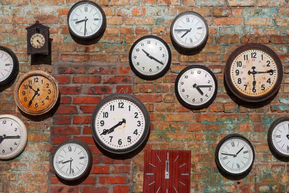 Das würde Roy West nie passieren, jede Uhr geht anders.
