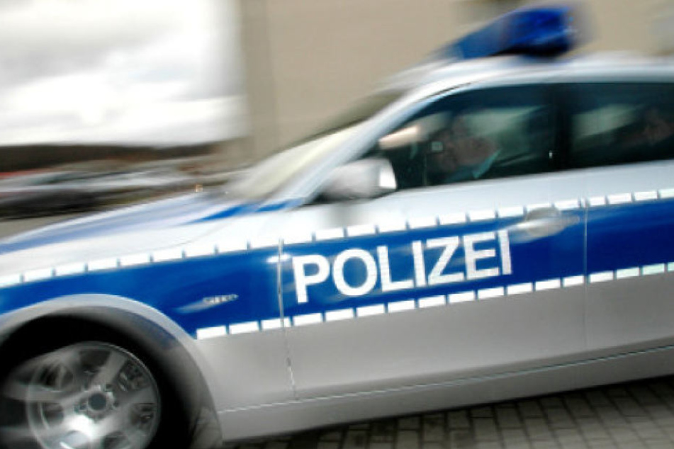 Als die Beamten den 35-Jährigen in Gewahrsam nahmen, gab er plötzlich kein Lebenszeichen mehr von sich. (Symbolbild)