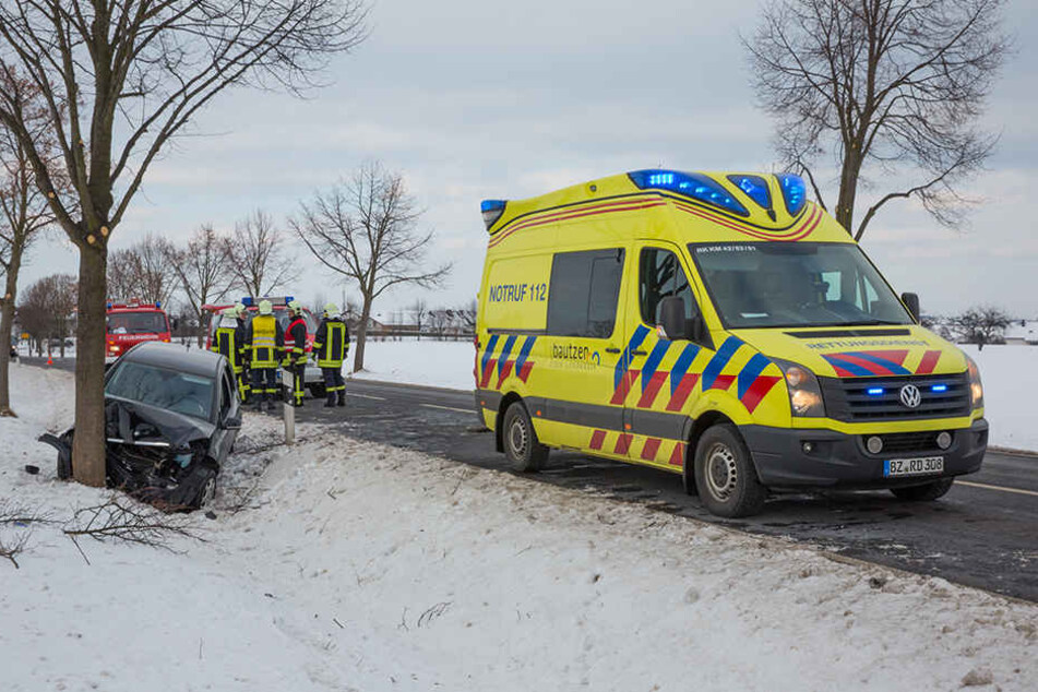 Auf der S100 kam das Auto von der Fahrbahn ab.