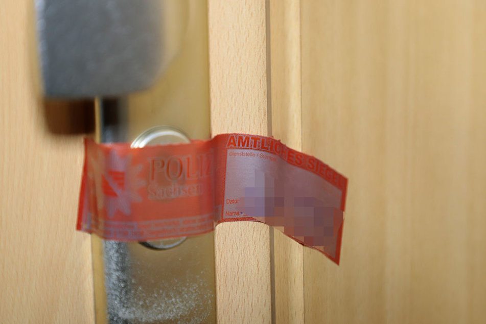 Die Polizei hat die Wohnung versiegelt.