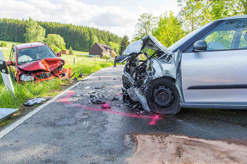 Die Skoda-Fahrerin krachte frontal in einen Suzuki.