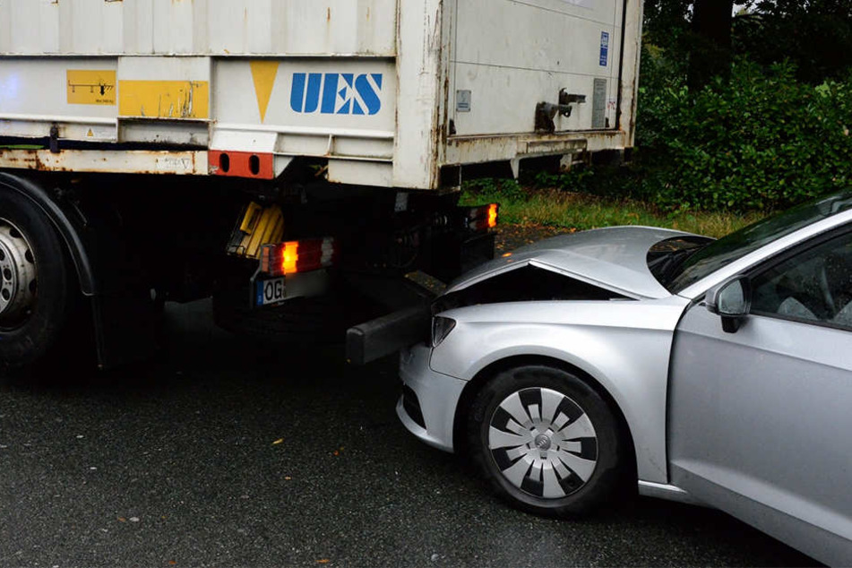 Der 65-jährige Audi-Fahrer und seine 61-jährige Frau mussten nach dem Unfall ins Krankenhaus.