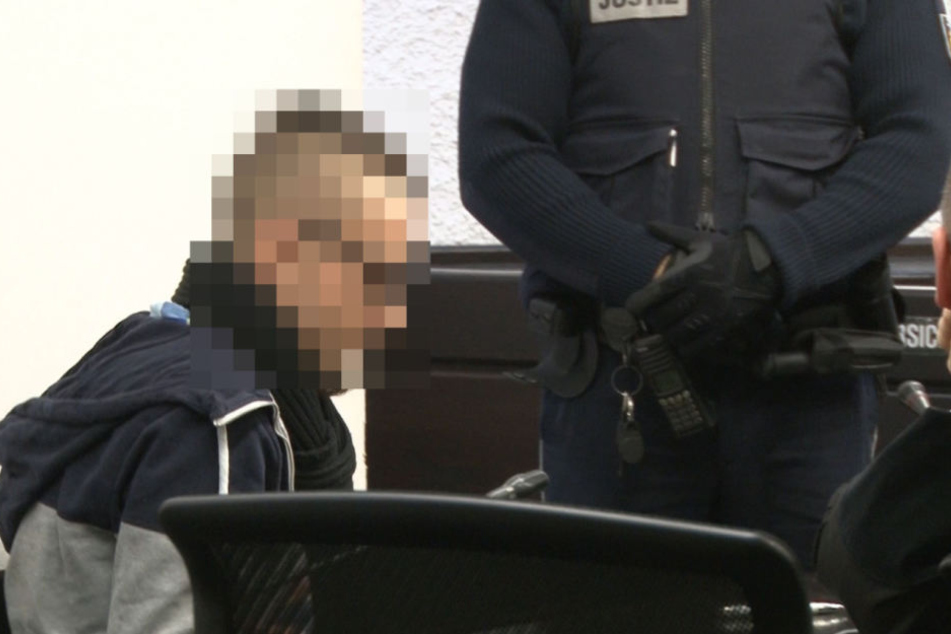 Der 25-Jährige am Donnerstag vor Gericht.