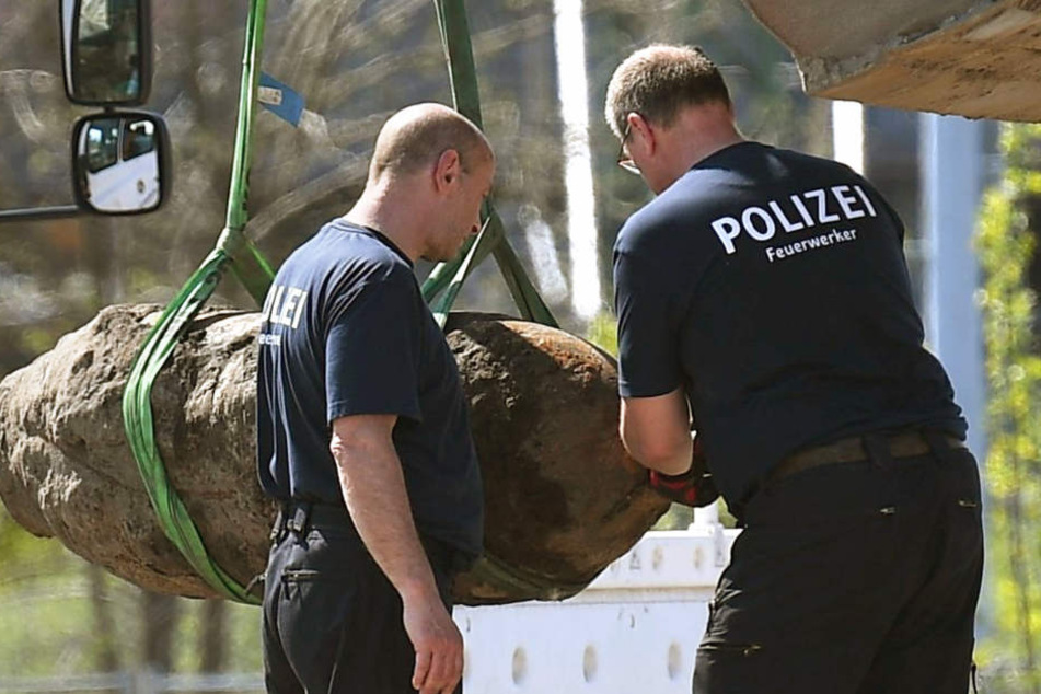 Drei Bomben sollen gesprengt, eine entschärft werden (Symbolbild).