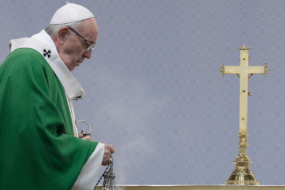 Papst Franziskus ruft die Katholiken zum Gebet für die Katholische Kirche auf.