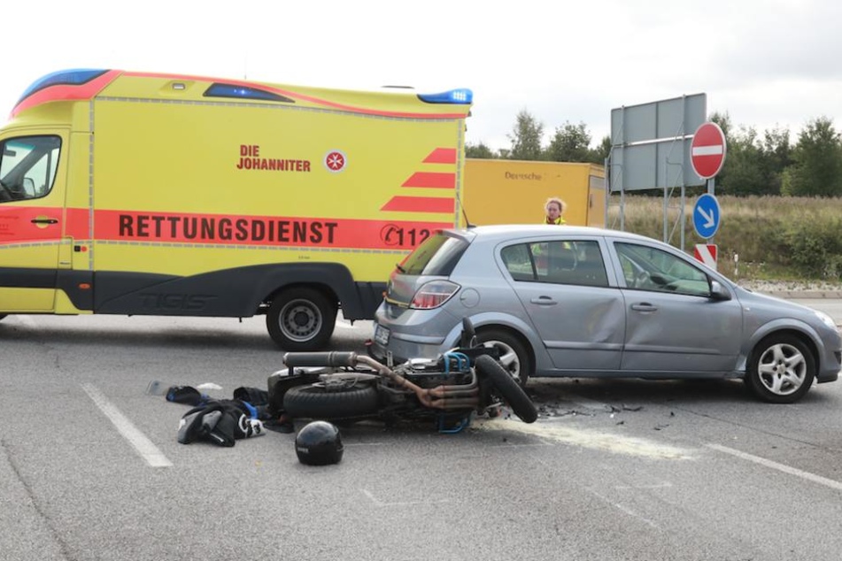 Der Yamaha-Fahrer (37) wurde von seiner Maschine geschleudert und schwer verletzt.