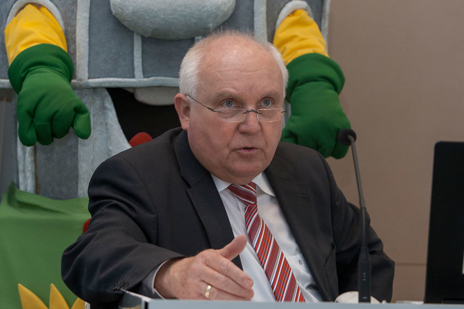 Löbaus Oberbürgermeister Dietmar Buchholz (62, parteilos) hofft wegen der Lage im Dreiländereck auf viele Besucher.