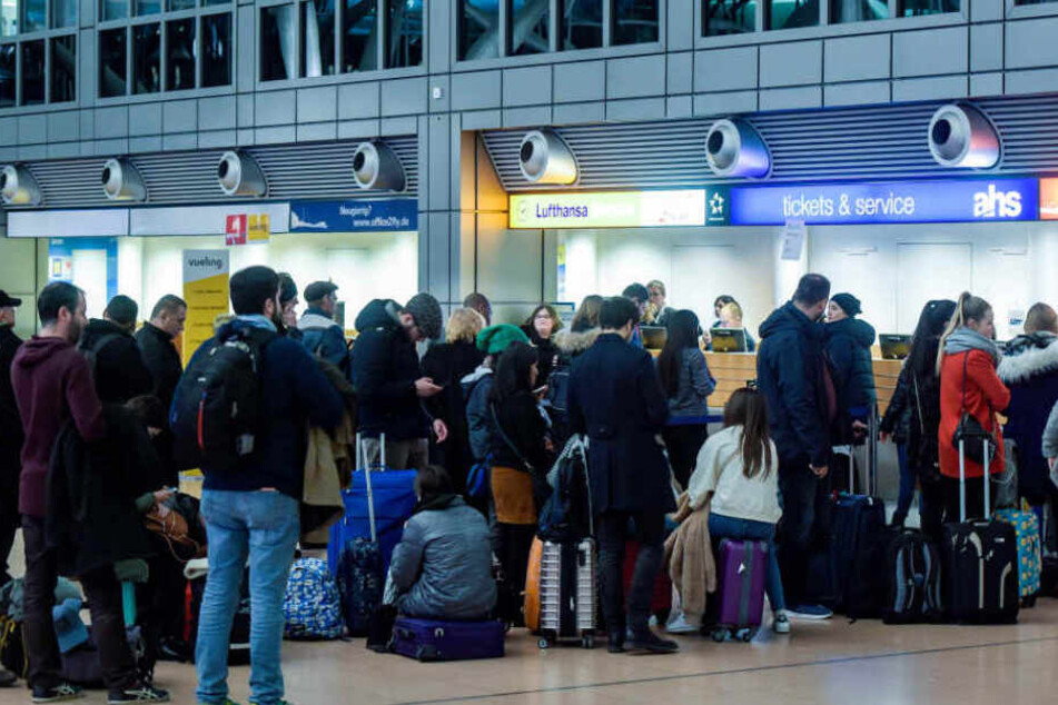 Die Schlangen vor den Flughafen-Schaltern werden zu Ostern zunehmen.