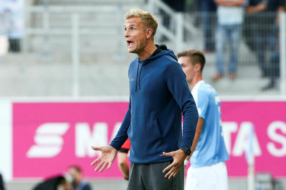 CFC-Coach David Bergner ist hier zwar aufgelöst, konnte insgesamt aber zufrieden sein mit der Leistung seines Teams.