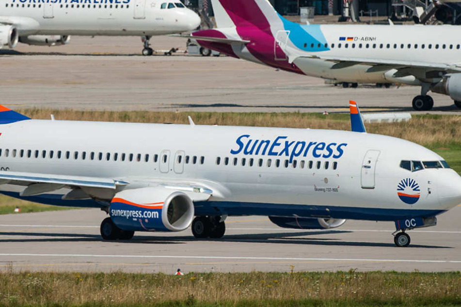 Ein Flugzeug der Airline SunExpress musste in Schönefeld zwischenlanden.