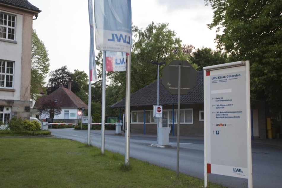 Auf dem Geländer der LWL-Klinik rastete der 37-Jährige aus.
