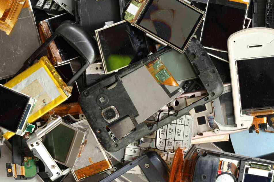 Viele Smartphones werden entsorgt, obwohl sie noch voll funktionsfähig sind.