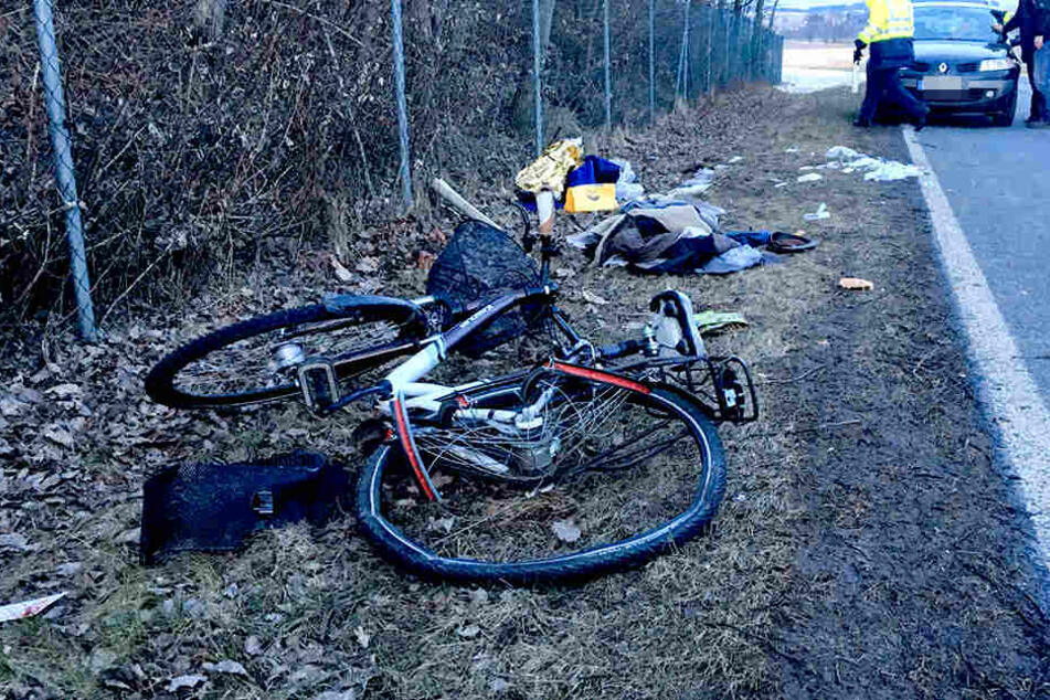 Der Radfahrer musste nach ersten Zeugenaussagen reanimiert werden.
