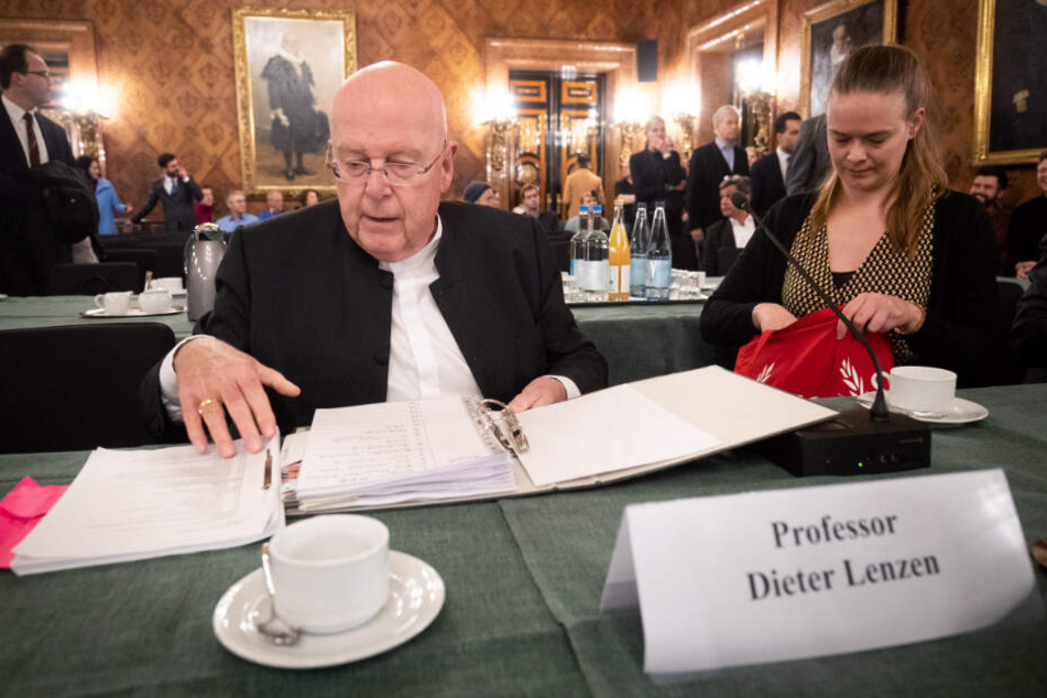 Dieter Lenzen, Präsident der Universität Hamburg, berichtete von seinem Standpunkt.