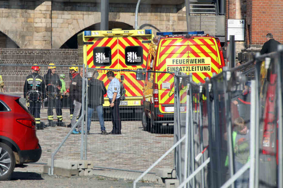 Der Feuerwehrmann musste schwer verletzt ins Krankenhaus gebracht werden.