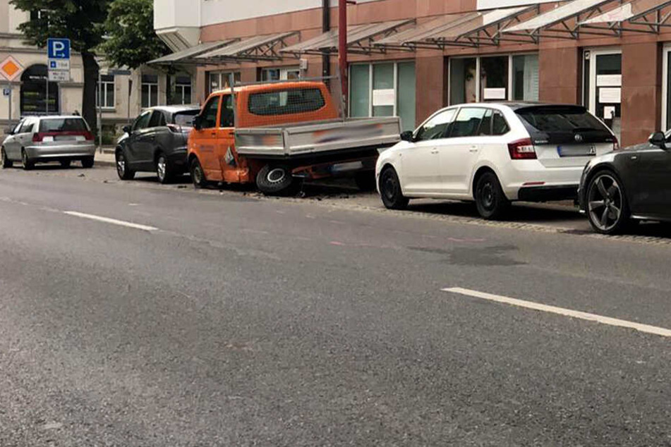 Bei dem Unfall entstand ein Schaden von fast 40.000 Euro.