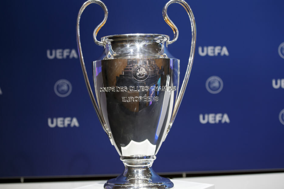 Schafft es der FC Bayern diese Saison die Trophäe zu ergattern?