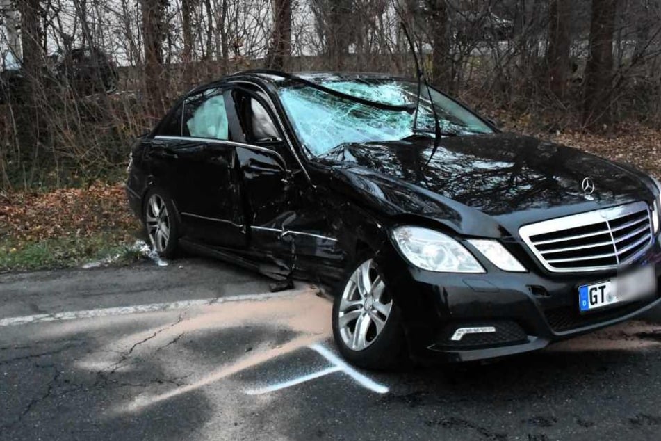 Auch an dem Mercedes entstand Totalschaden.