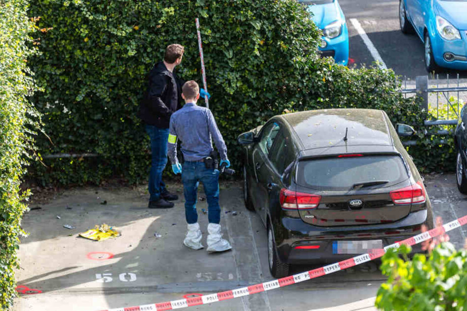 Die Bombe detonierte auf der Motorhaube des Wagens.