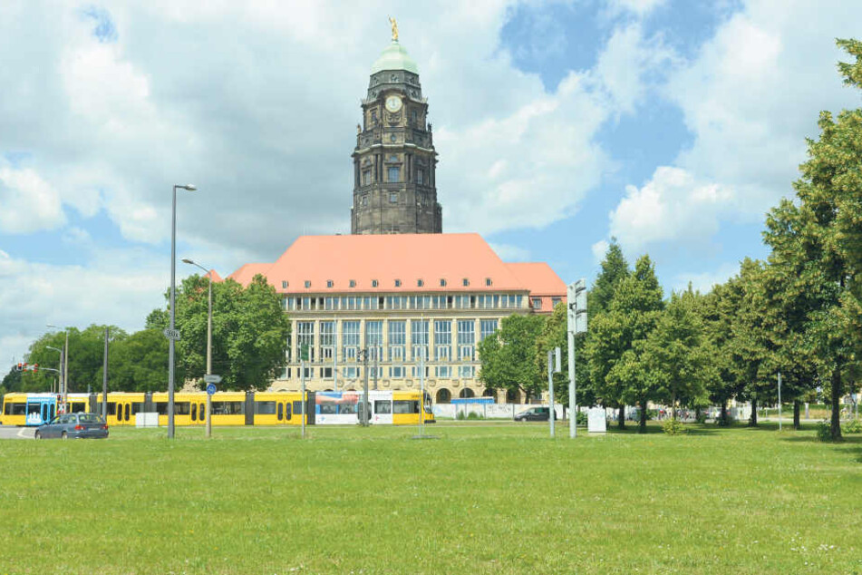 Glücklicherweise eine leere Drohung: In der Stadtverwaltung am Dr.-Külz-Ring
wurde kein Sprengstoff gefunden.