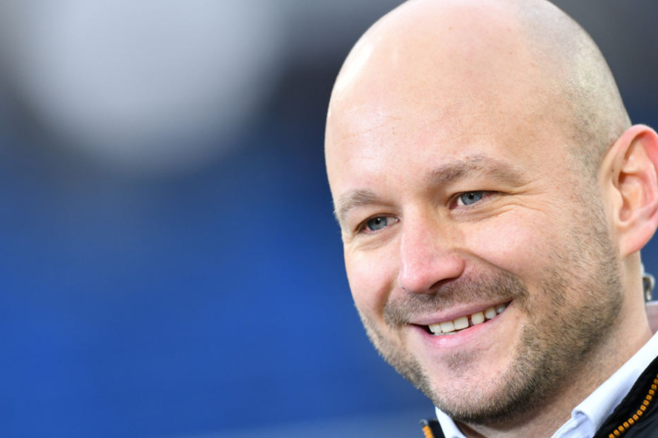 Liga, DFB-Pokal und Champions League: Sportchef Rosen spricht da lieber von "Dreifachherausforderung".