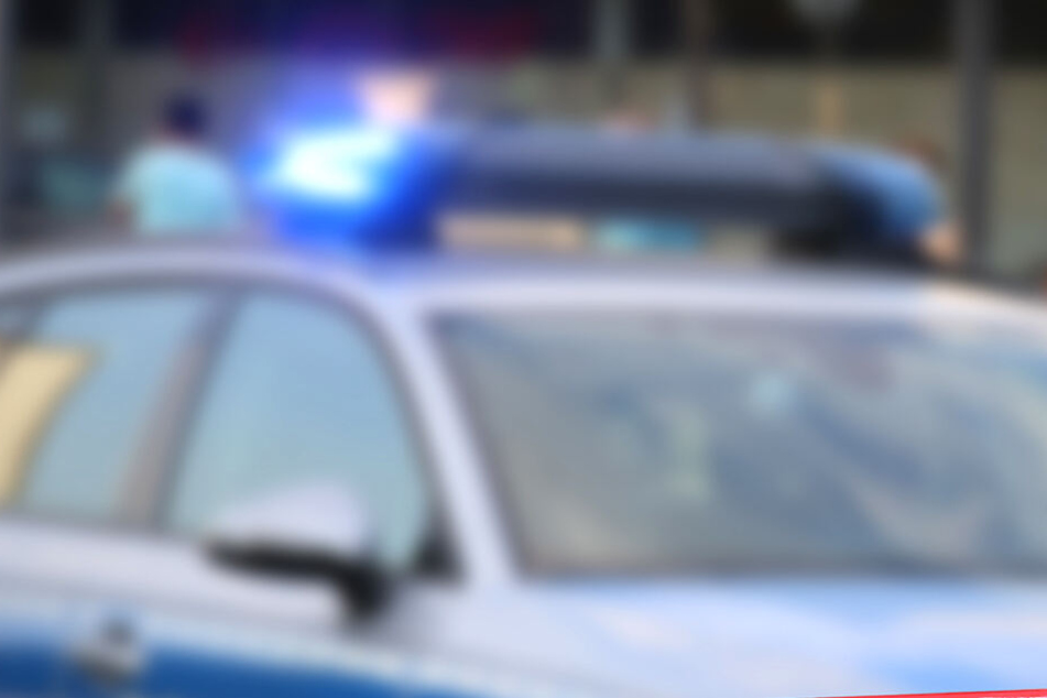 Die Ermittlungen der Polizei dauern weiter an. (Symbolbild)