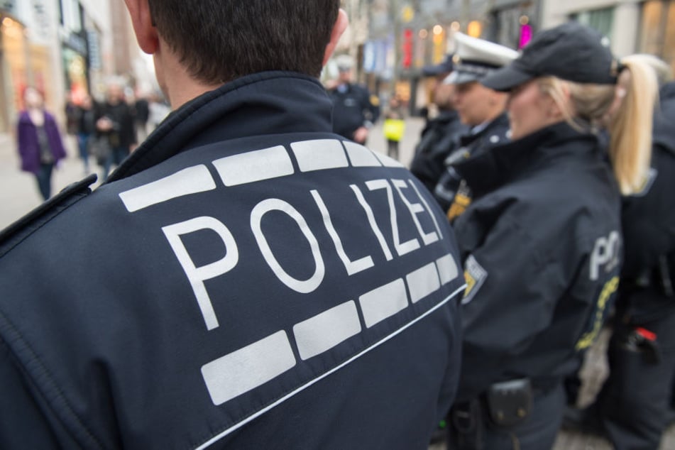 Die Polizei hat Suchmaßnahmen eingeleitet.