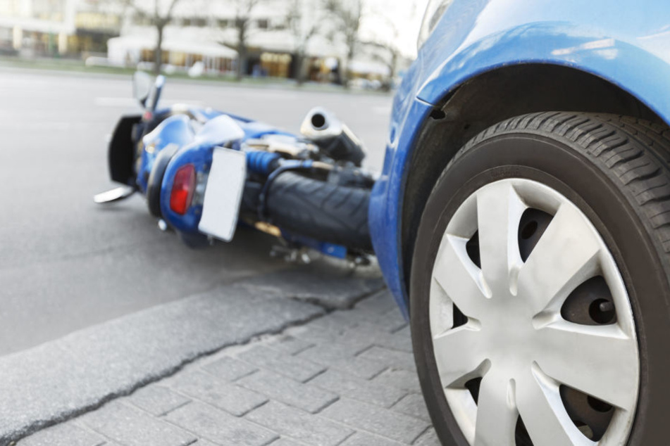 Der 18-Jährige wurde bei dem Unfall schwer verletzt. (Symbolbild)