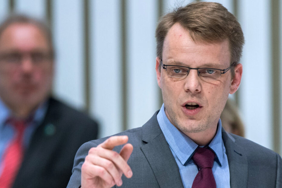  Nikolaus Kramer, Fraktionschef der AfD im Landtag von Mecklenburg-Vorpommern, spricht im Landtag. (Archiivbild)