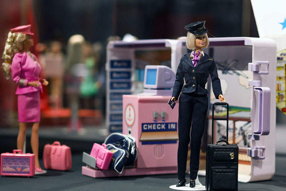 Die Ausstellung soll in besonderer Weise die Vorreiterrolle von Barbie in der beruflichen Emanzipation zeigen.