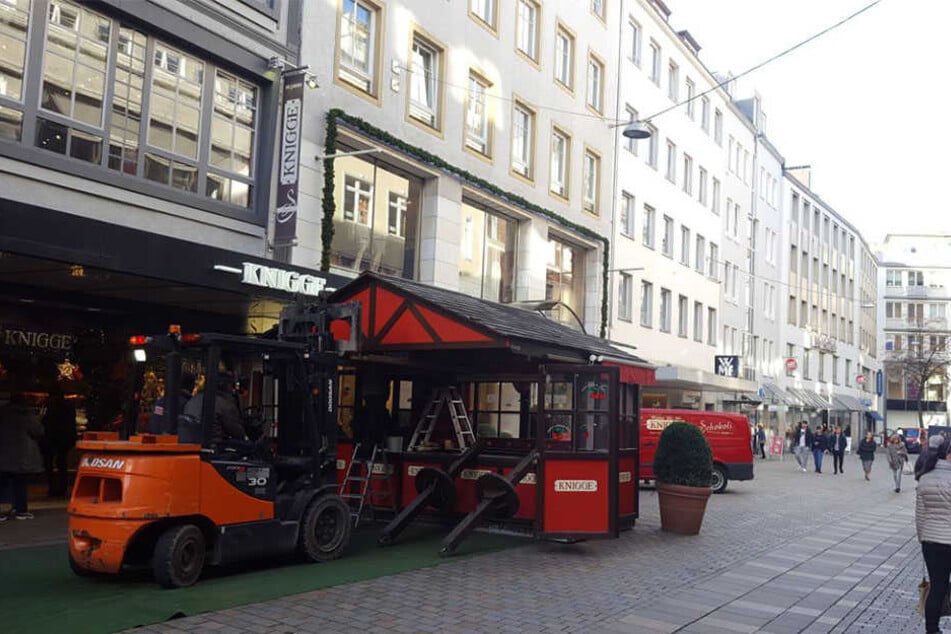 Auch in der Niedernstraße kommen immer mehr Hütten dazu.