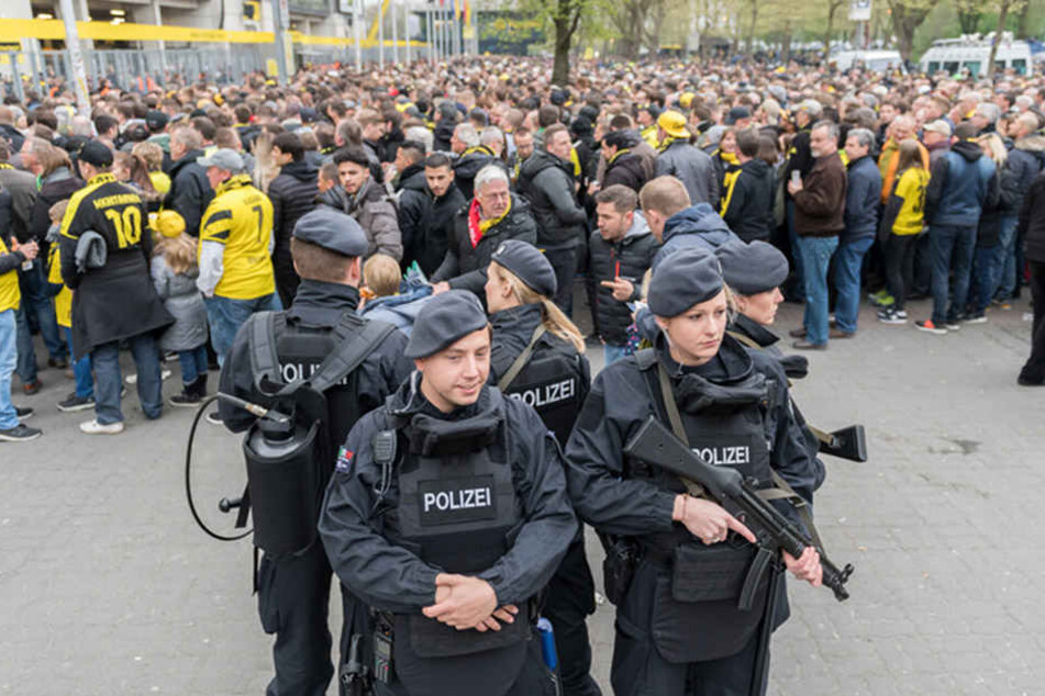Die Polizei war mit einem Großaufgebot vor Ort.