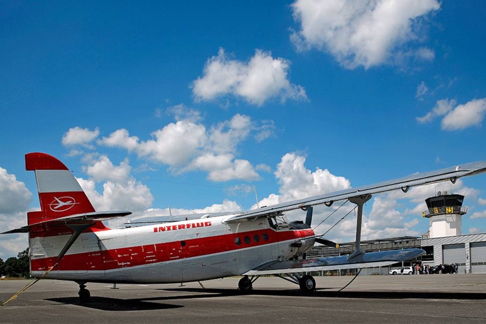Antonov ja, aber für moderne Learjets von Geschäftsreisenden ist die
Jahnsdorfer Landebahn zu kurz.